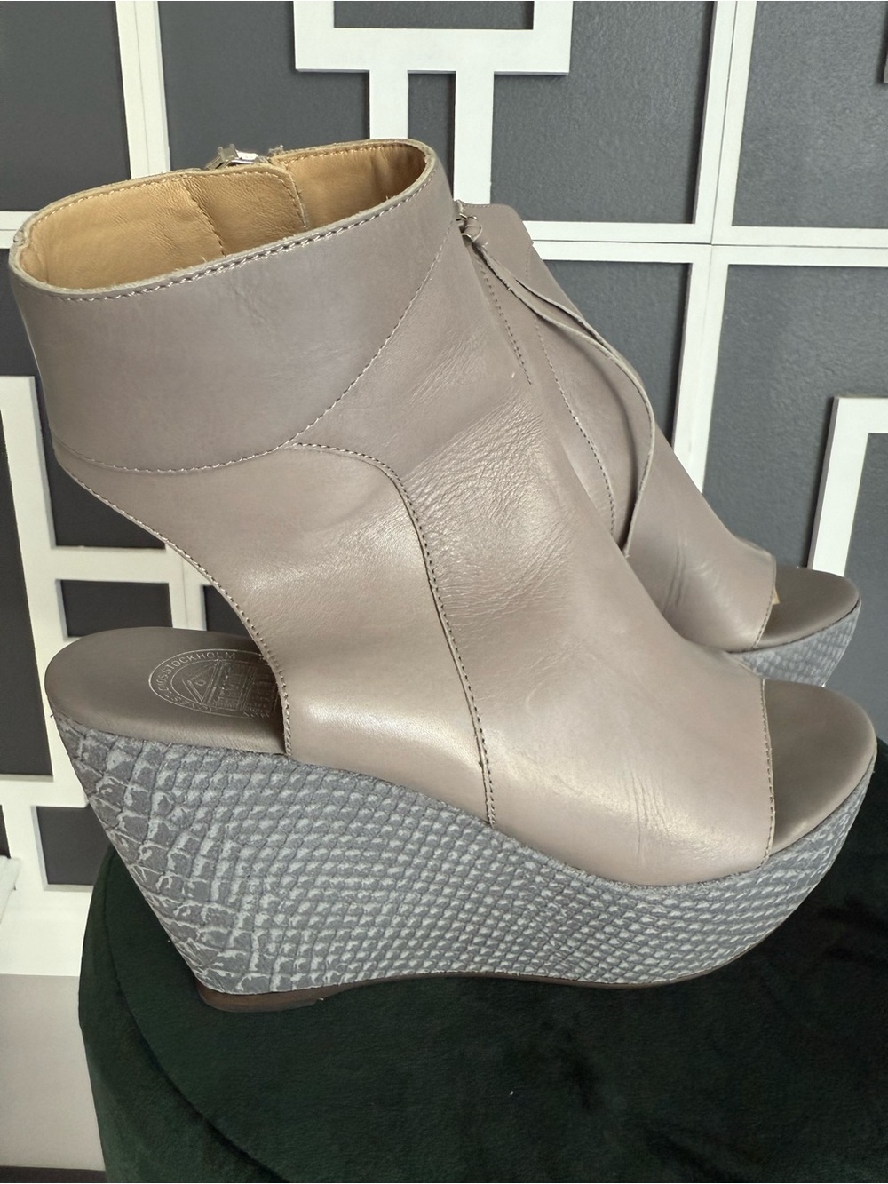 Acne Studios ITEA Grey Snake Leather Wedge Sandals Booties EU 39 Made in Italy